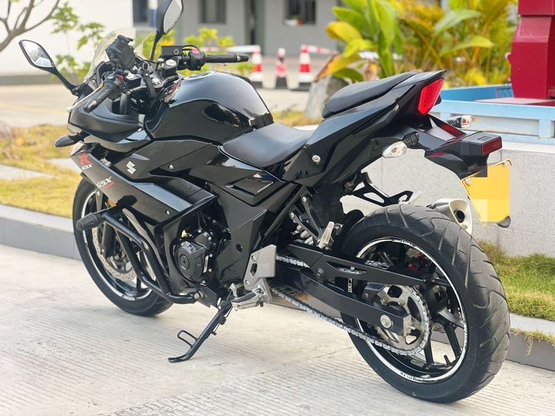 二手豪爵铃木GSX250R