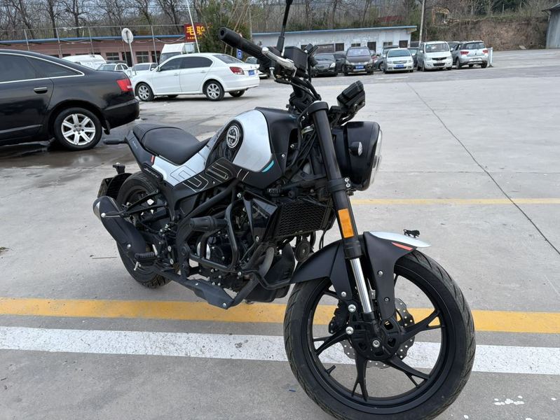 二手贝纳利幼狮 Leoncino 150