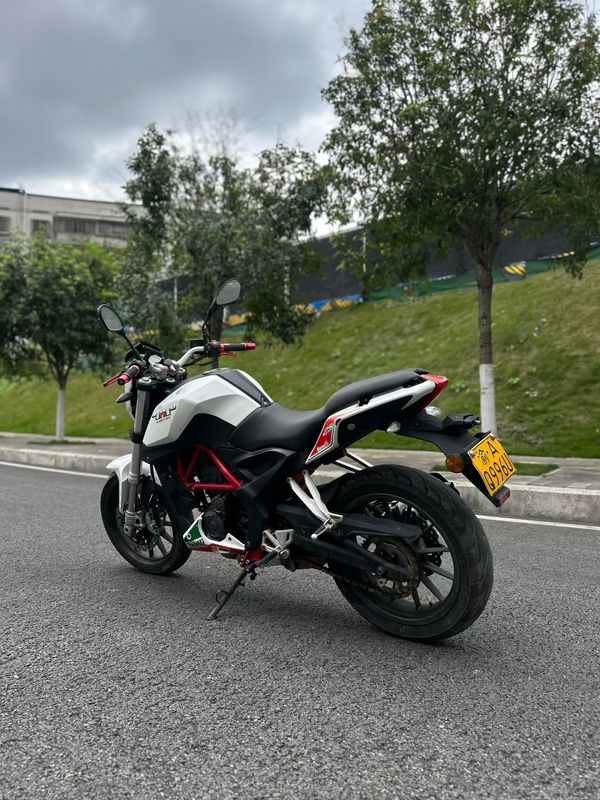 二手贝纳利小黄龙 TNT25