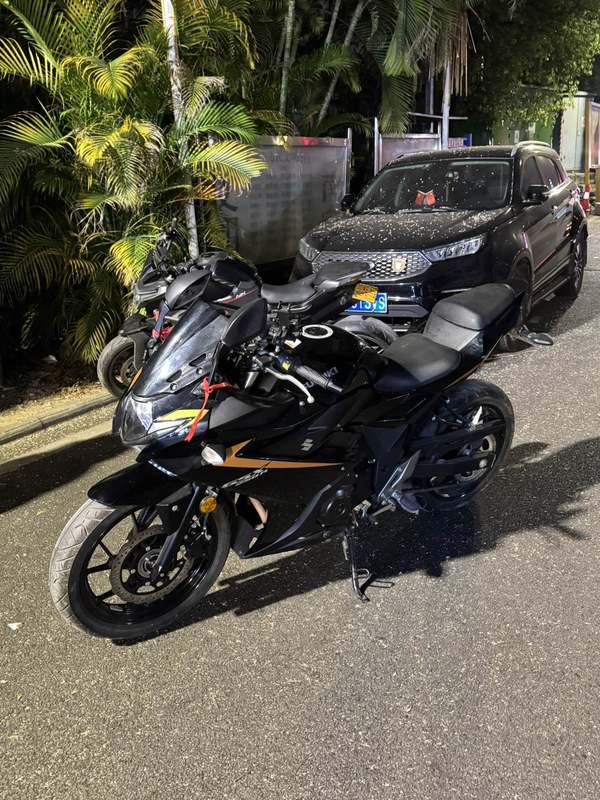 二手豪爵铃木GSX250R