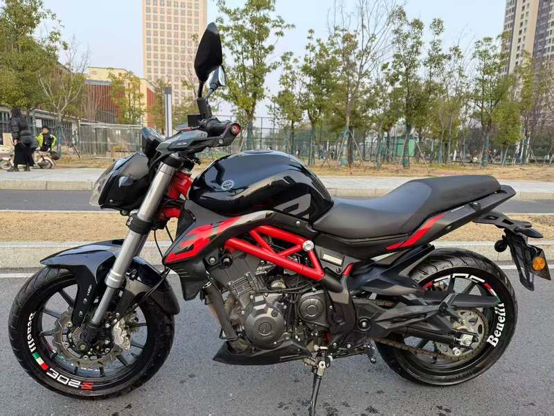 二手贝纳利蓝宝龙 BN302S