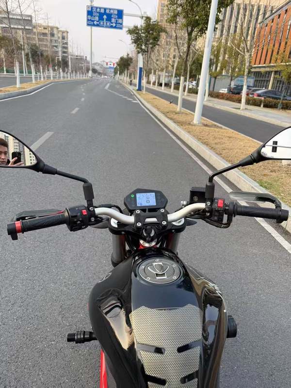 二手贝纳利蓝宝龙 BN302S