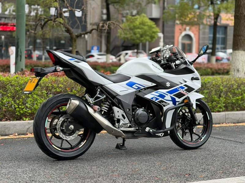 二手豪爵铃木GSX250R