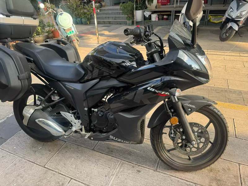 二手济南铃木极客飒 Gixxer 155