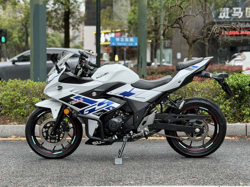 二手豪爵铃木GSX250R