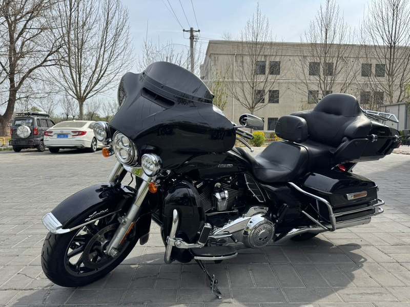 二手哈雷戴维森旗舰滑翔  Limited