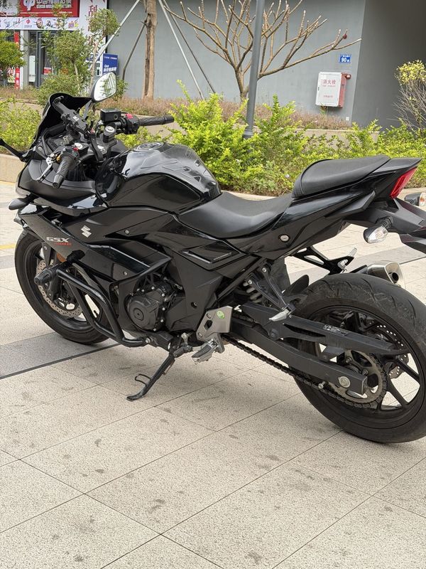 二手豪爵铃木GSX250R