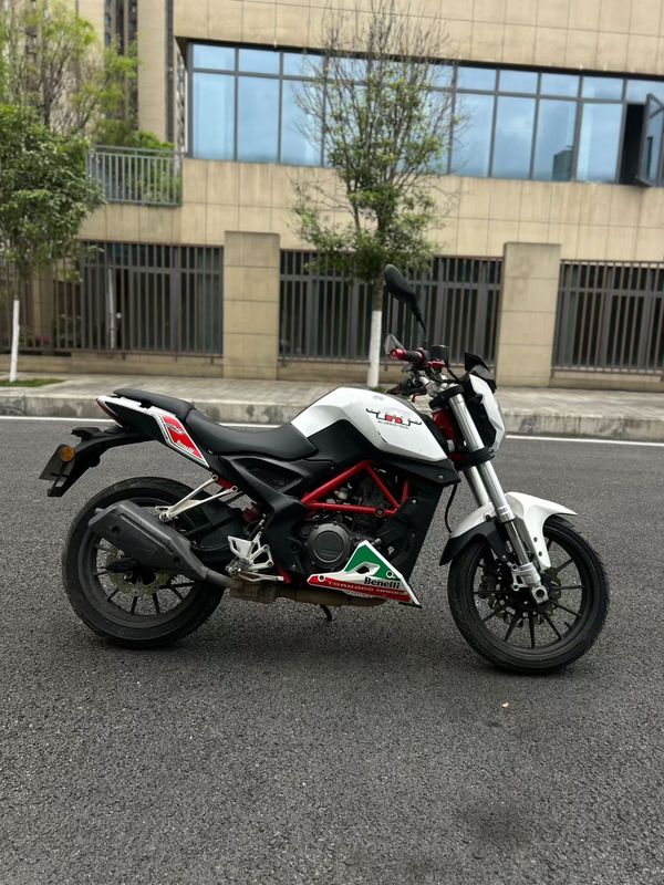 二手贝纳利小黄龙 TNT25