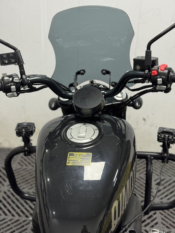 二手QJMOTOR闪300