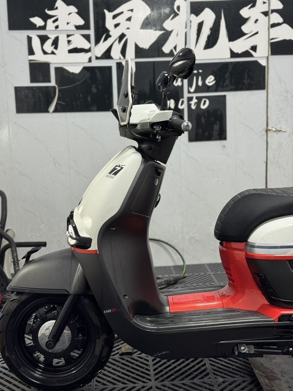 二手维多利亚Sixties 250Si