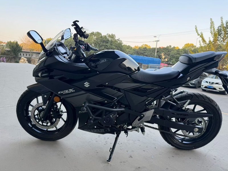 二手豪爵铃木GSX250R