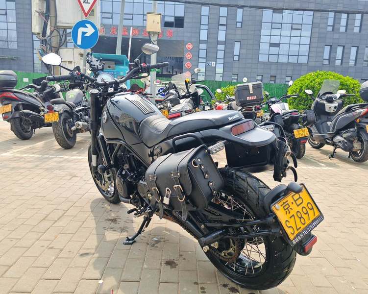 二手贝纳利幼狮 Leoncino 500