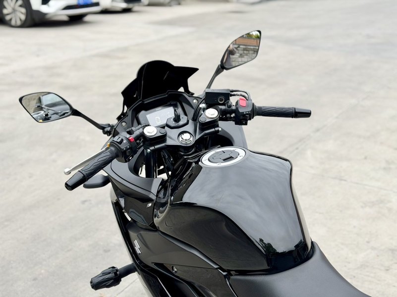 二手豪爵铃木GSX250R