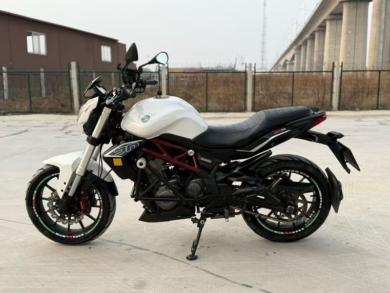 二手贝纳利蓝宝龙BJ300GS