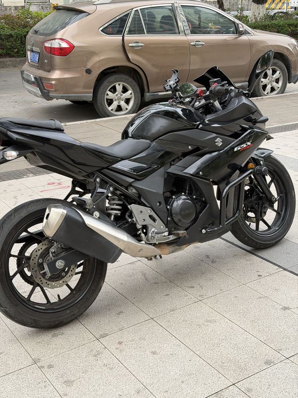 二手豪爵铃木GSX250R