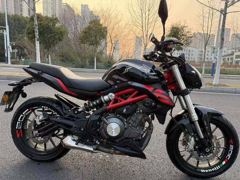 二手贝纳利蓝宝龙 BN302S