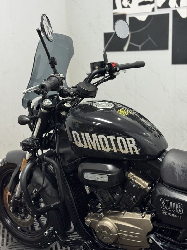 二手QJMOTOR闪300