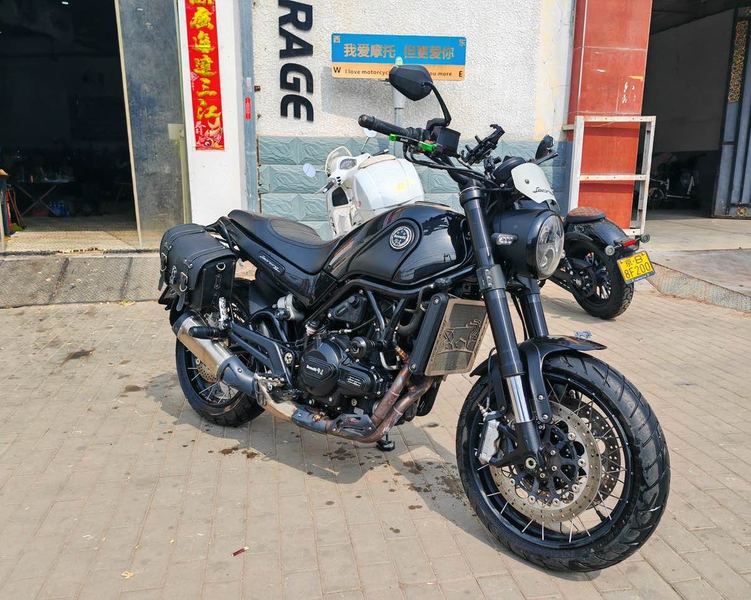 二手贝纳利幼狮 Leoncino 500