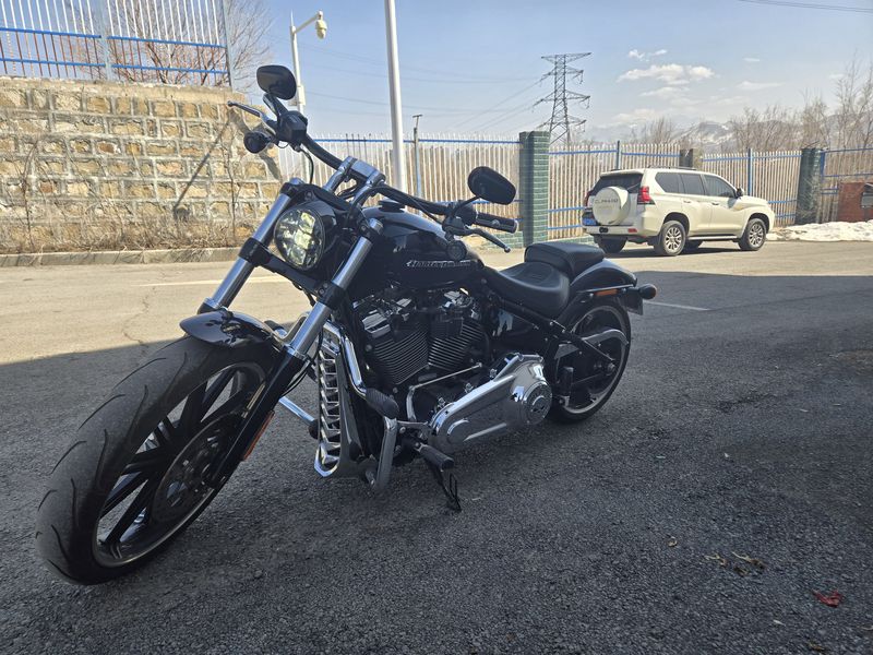 二手哈雷戴维森突破者 Breakout
