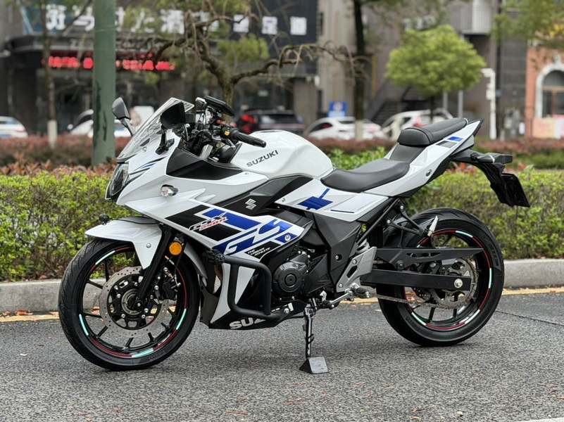 二手豪爵铃木GSX250R