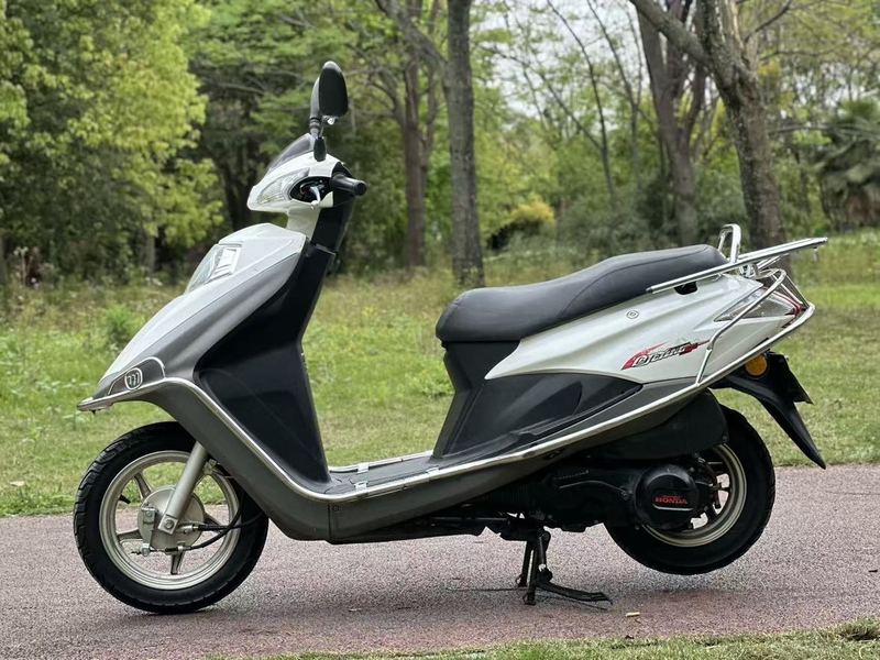 二手五羊本田喜致125