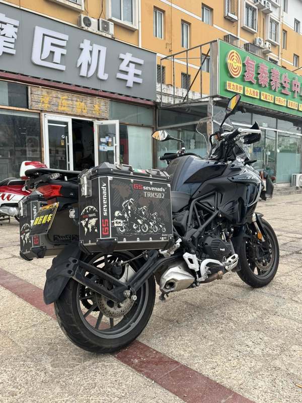 二手贝纳利金鹏 TRK502