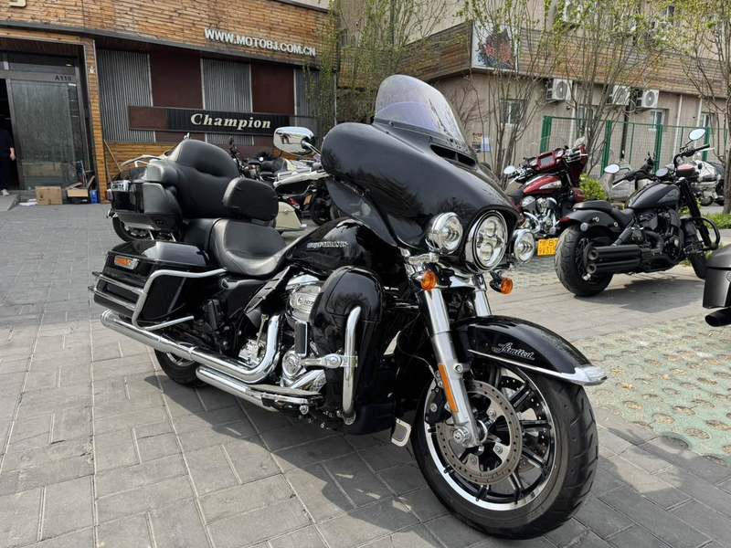 二手哈雷戴维森旗舰滑翔  Limited