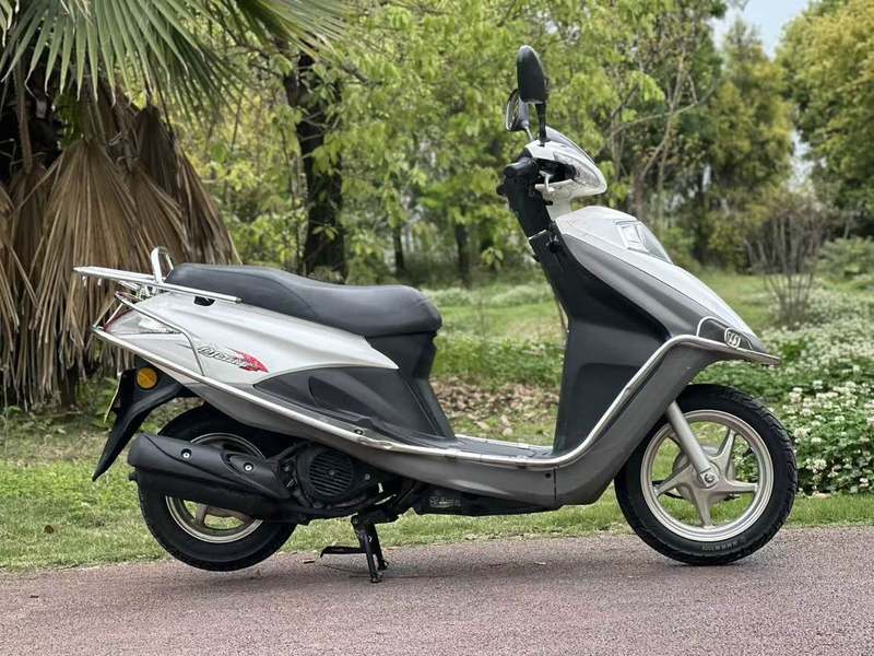 二手五羊本田喜致125