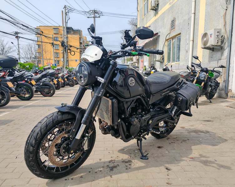 二手贝纳利幼狮 Leoncino 500