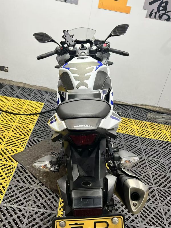 二手豪爵铃木GSX250R