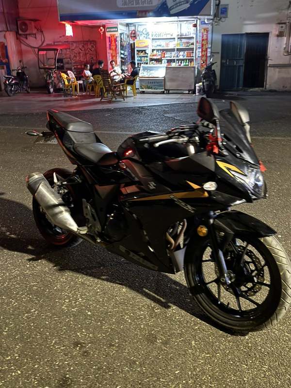 二手豪爵铃木GSX250R