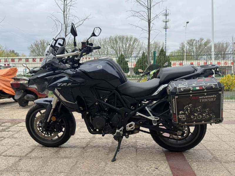二手贝纳利金鹏 TRK502