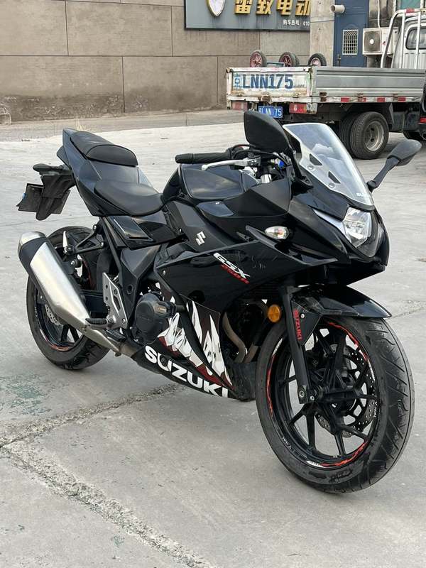 二手豪爵铃木GSX250R
