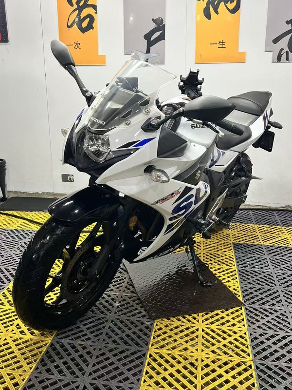 二手豪爵铃木GSX250R