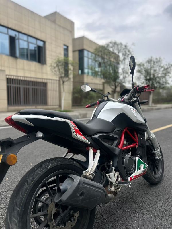 二手贝纳利小黄龙 TNT25