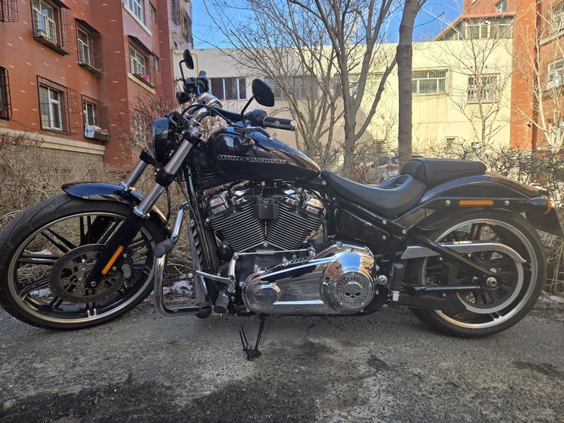 二手哈雷戴维森突破者 Breakout