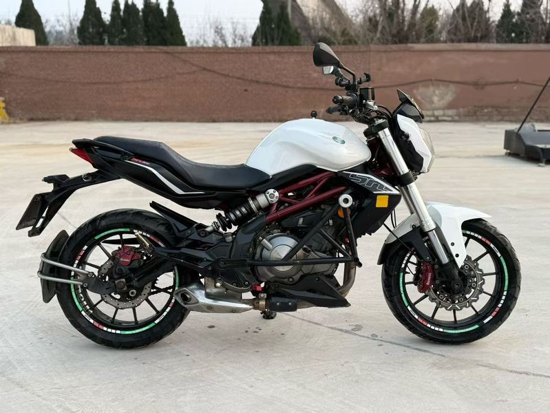 二手贝纳利蓝宝龙BJ300GS