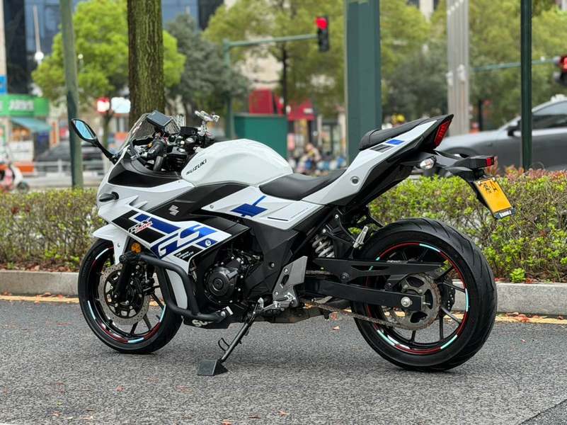 二手豪爵铃木GSX250R