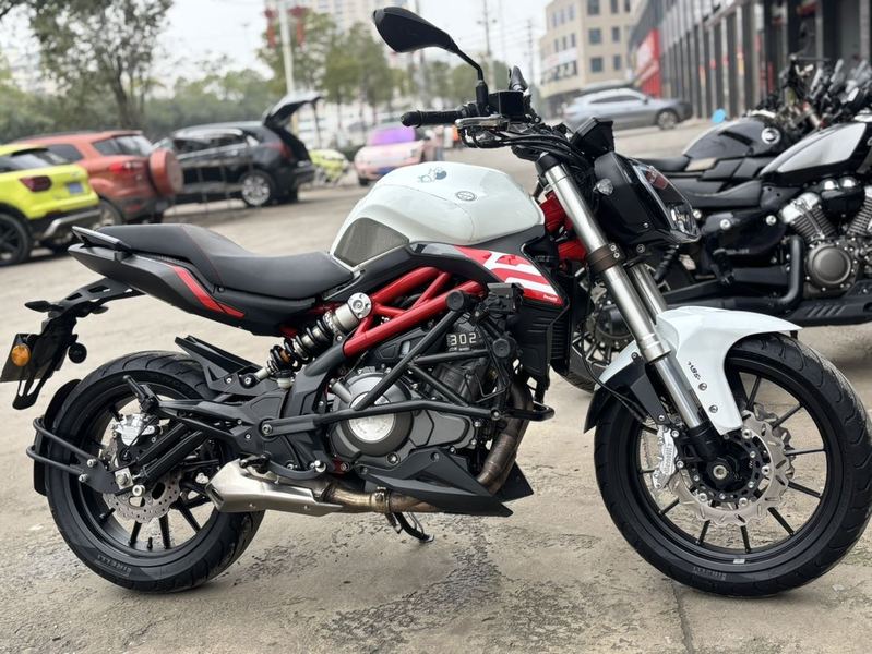 二手贝纳利蓝宝龙 BN302S