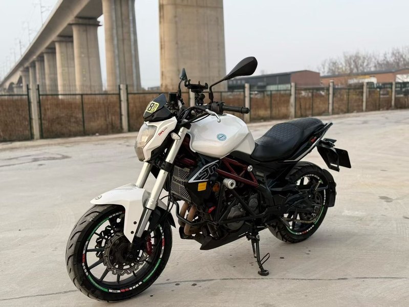 二手贝纳利蓝宝龙BJ300GS