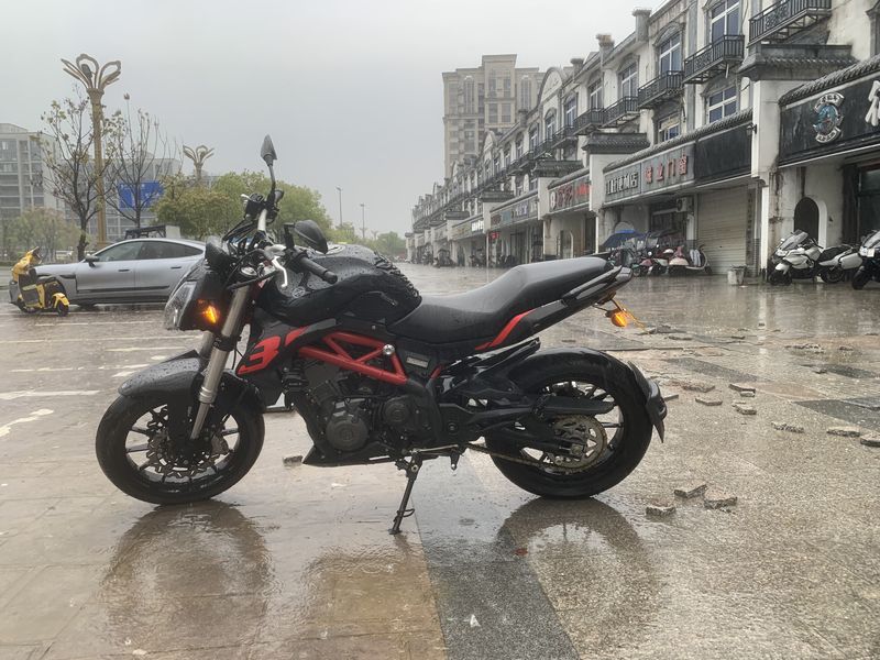 二手贝纳利蓝宝龙 BN302S