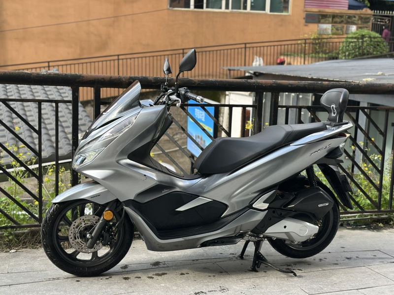 二手五羊本田PCX