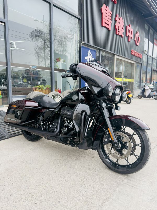 二手哈雷戴维森大道滑翔 Street Glide