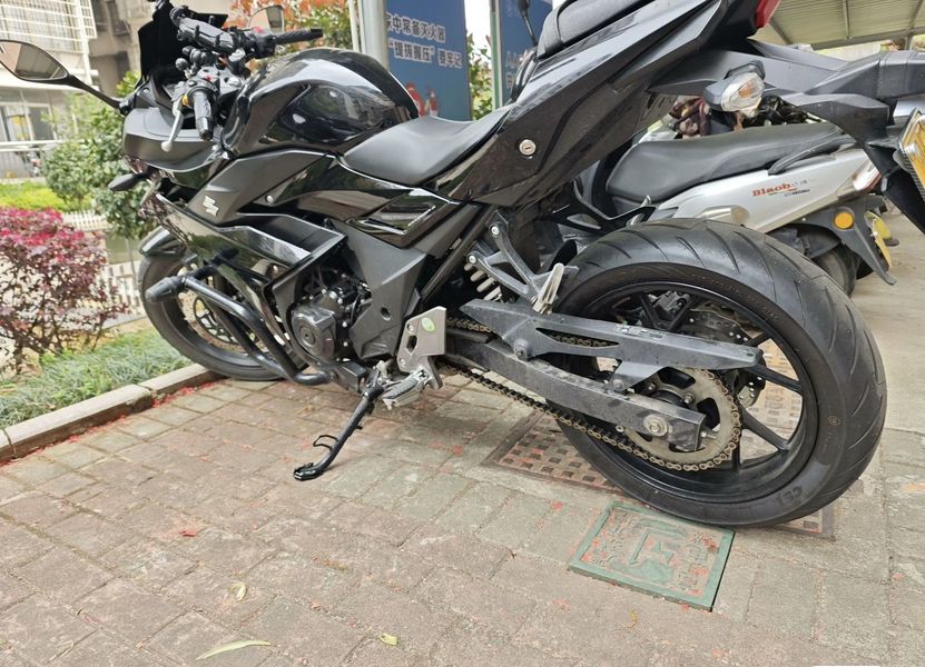 二手豪爵铃木GSX250R