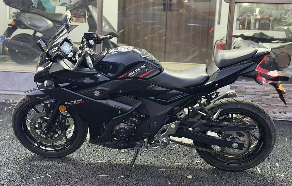 二手豪爵铃木GSX250R