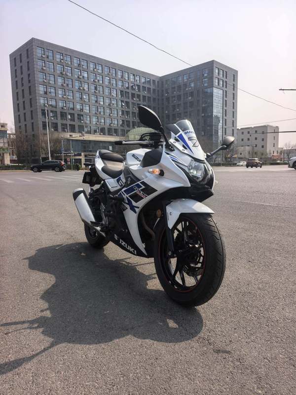 二手豪爵铃木GSX250R