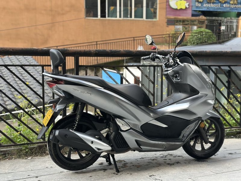 二手五羊本田PCX