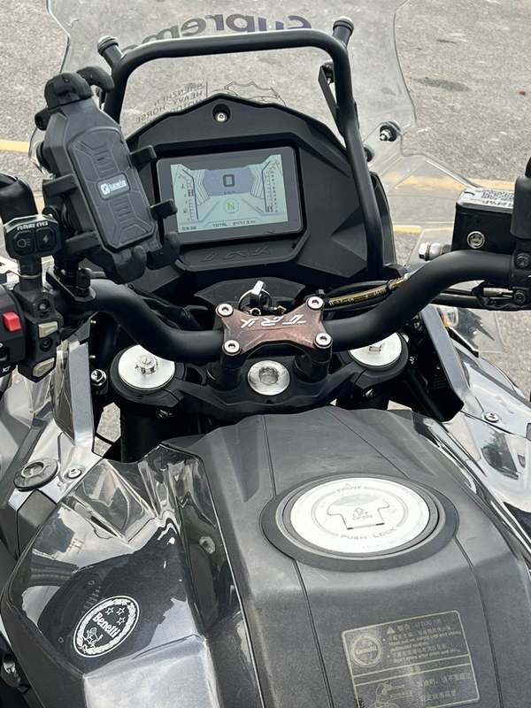 二手贝纳利金鹏 TRK502