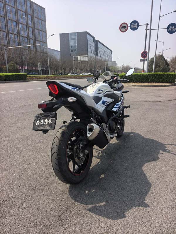 二手豪爵铃木GSX250R