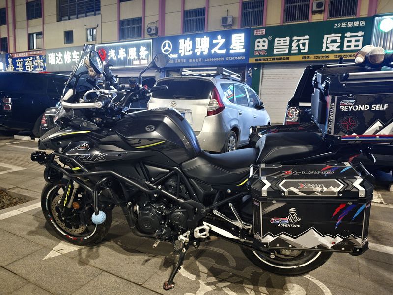 二手贝纳利金鹏 TRK502